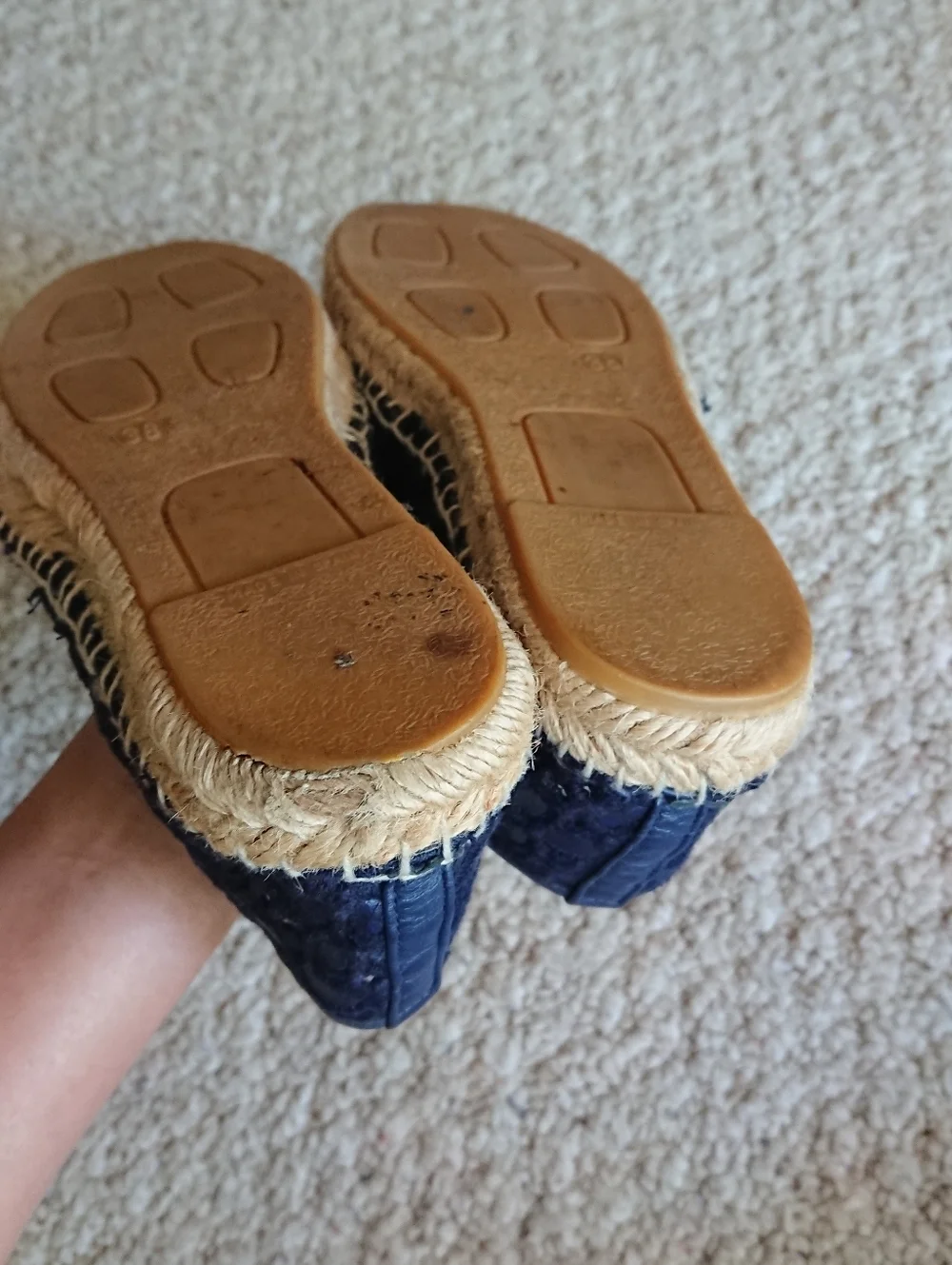 L.K. Bennett navy color Broderie Angaise Floral espadrille slip-on shoes sz 7.5